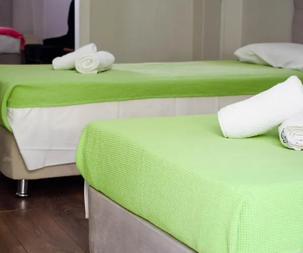 Center 2* Каламата